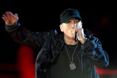 Eminem faz música dizendo que Jesus é Salvador, em novo álbum