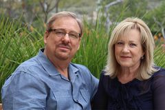 Esposa de Rick Warren fala sobre abuso sexual na infância: "Cada dia mais próxima da cura"