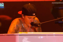 Justin Bieber faz oração no Rock in Rio: "Deus, eu oro pelo Brasil"