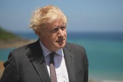 Boris Johnson cita Salmo ao ser questionado sobre sua fé: ‘O tolo diz que Deus não existe’