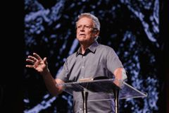 Conheça o ministério de Randy Clark, idealizador da conferência Voz dos Apóstolos