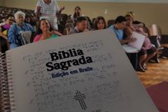 Cegos de todo o país se reúnem em encontro da Sociedade Bíblica do Brasil