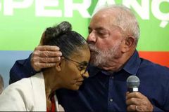 Marina diz que quem fala que Lula vai fechar igrejas ia ao gabinete dele orar