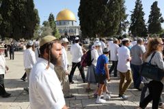 Judeus se reúnem no Monte do Templo no Dia de Jerusalém, apesar de protestos árabes