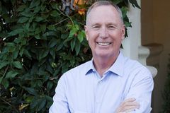 Max Lucado diz que a 'nossa fé não pode estar em governo ou no dinheiro, mas no céu'