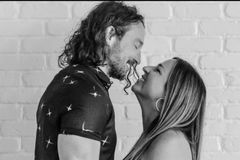 Adultério que derrubou pastor da Hillsong é passado, diz esposa