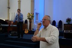 "Deus me chamou para pregar aos surdos", diz pastor pioneiro no evangelismo em Libras