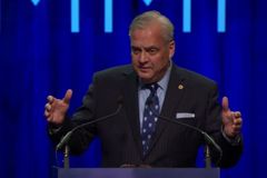 Cristãos que ‘votam errado’ são ‘infiéis’, diz teólogo