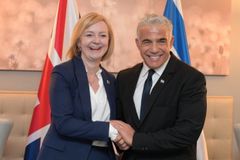 Reino Unido pondera transferir embaixada para Jerusalém, diz Truss a Israel