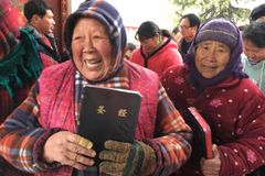 "Precisamos de Bíblias": Cristãos na China enfrentam falta de exemplares