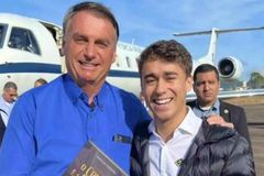 Nikolas Ferreira coloca quase 300 mil pessoas em live com Bolsonaro no Instagram