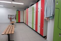 Time de vôlei feminino é banido do próprio vestiário por causa de jogador trans