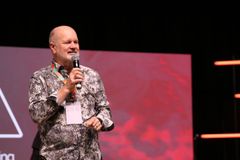 Como saber meu chamado? "Se atente ao que Deus coloca em seu coração", diz Tom Jones