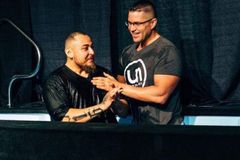 Ex-criminoso aceita Jesus após atirar e arma falhar: "Toda sujeira foi lavada"