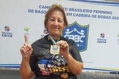 Paratleta cristã soma 9 medalhas no basquete em cadeira de rodas