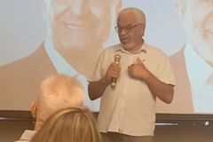Petista acusa evangélicos de violência e Cláudio Duarte rebate