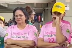 Damares e Michelle estavam em igreja alvejada a tiros por militante