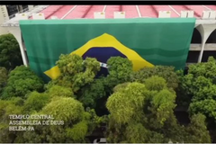 PT pede “poder de polícia” contra igreja por exibição de bandeira