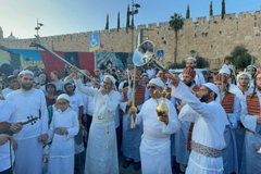 Levitas encenam cerimônia para a preparação do Terceiro Templo