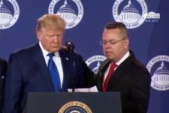 Pastor perseguido ora por Trump: "Que o Espírito de Jesus repouse sobre o presidente"