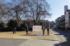 Deputados do Reino Unido aprovam ‘emenda de lei’ que proíbe oração nas clínicas de aborto