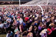 Evangelismo: estádios lotados para ouvirem estudantes cristãos