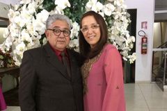 Casal que não podia gerar engravida após profecia de missionário: "Deus dará um filho"