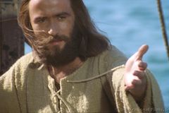 Filme sobre Jesus é exibido em restaurante na Ásia e cerca de 30 clientes se converteram