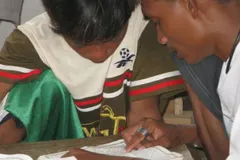 Estudantes cristãos perdem bolsa de estudo após serem pressionados por muçulmanos