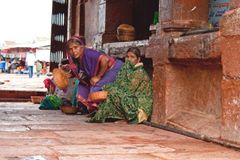 Ex-prostituta "sagrada" que sacrificou sua filha a ídolo testemunha conversão a Cristo | Notícias Gospel