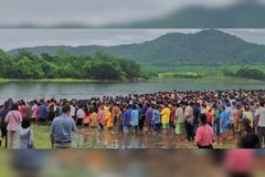 Avivamento: Mais de 1500 pessoas são batizadas em rio na Tailândia