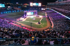 Mais de 8 mil pessoas aceitam a Jesus Cristo em estádio