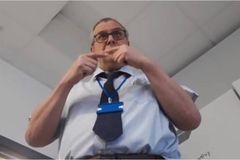 Ideologia de gênero: aluno grava professor que o expulsou por discordar