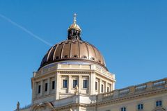 Remoção de texto bíblico do Palácio de Berlim causa polêmica
