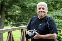 Fotógrafo cristão luta contra nova lei que o obriga a trabalhar em casamentos gays, nos EUA