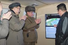 Coreia do Norte dispara mais dois mísseis e acelera testes nucleares: Seremos firmes