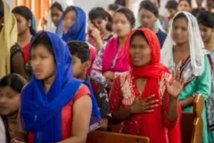 Polícia indiana prende pastores e noivos em recepção de casamento