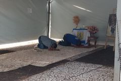 Pastores iniciam 80 horas de oração e leitura bíblica em praça no Paraná