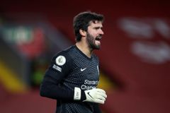 Goleiro do Liverpool diz que oração o fez se recuperar mais rápido após lesão