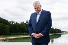 Franklin Graham faz apelo por um milagre no Afeganistão: "Precisamos orar"