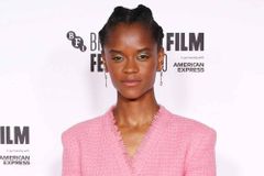 Atriz Letitia Wright diz que já foi alertada a "parar de falar sobre Jesus"