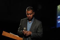 Ex-ateu confessa: "Não fomos criados para vivermos independentes de Deus" | Notícias Gospel