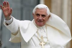 Bento XVI: 'A Igreja reencontrará a fé em Deus, Jesus e Espírito'