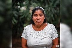 Evangélica no México é amarrada em árvore e espancada por sua fé