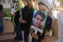 Irã condena três manifestantes à morte por ‘travar guerra contra Alá’