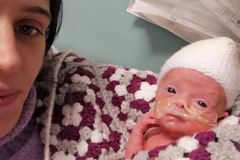 Mãe foi informada que bebê morreu no útero e deu à luz semanas depois: "Meu milagre"