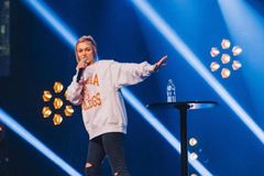 Atriz cristã exorta jovens a diferenciar a verdade de Deus de suas opiniões pessoais