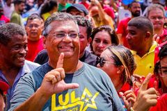 Dino cita a Bíblia para defender prisão de manifestantes anti-Lula