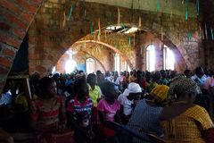 Estado Islâmico mata 17 cristãos em ataque à igreja pentecostal no Congo