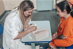 Pastora vai à penitenciária lançar livro de "mulheres improváveis"